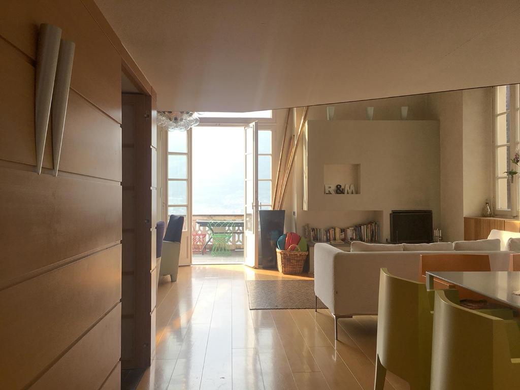 Posedenie v ubytovaní Lake Como Villa Ines Apartment