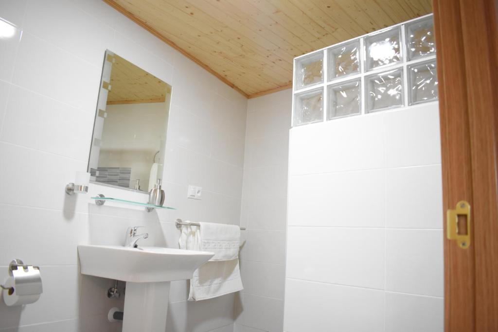 Kúpeľňa v ubytovaní CASA RURAL ALEJO