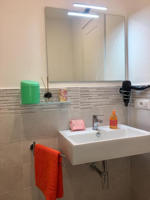 Zdjęcie z galerii obiektu Quartieri Home Holiday w mieście Neapol