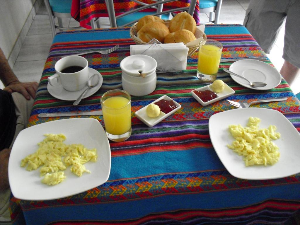Jídlo v hostelu nebo okolí