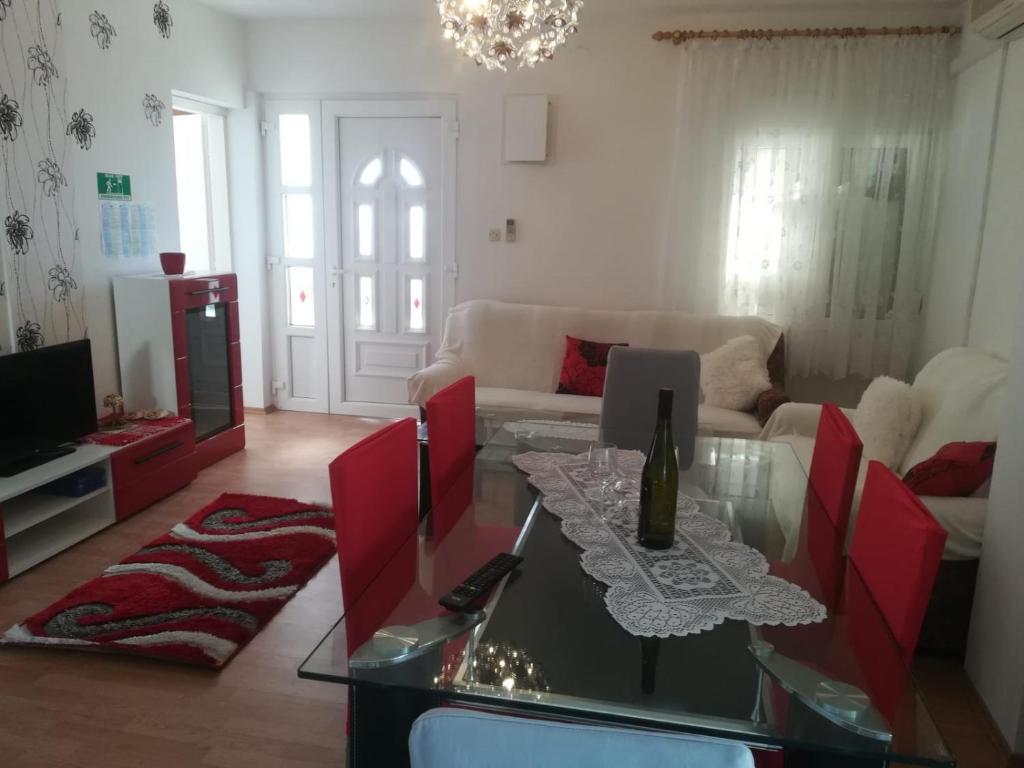 Posedenie v ubytovaní Apartman Aria & Amadea