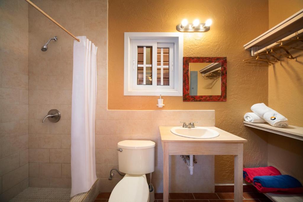 Un baño de Mr. Tucan Hotel