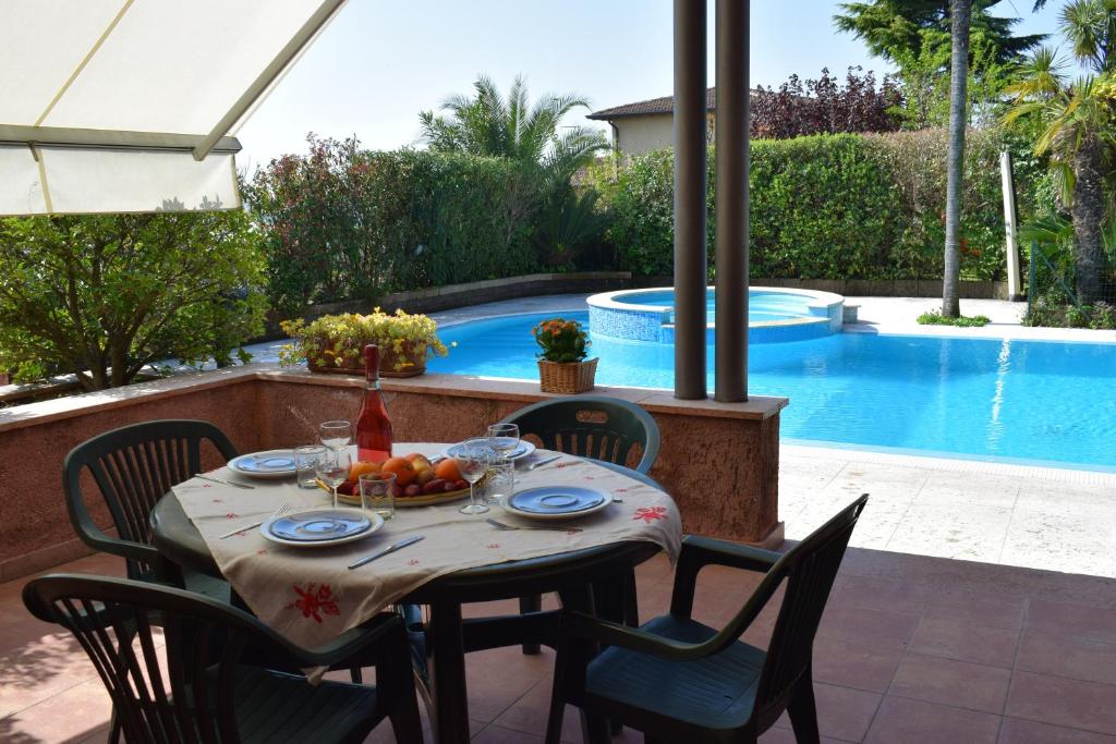 The swimming pool at or close to Villa Maria Apartments