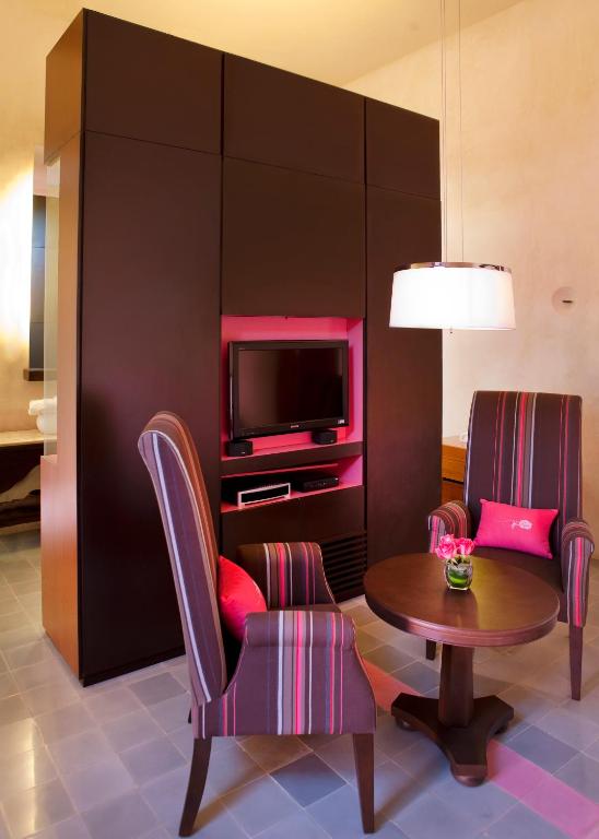 Posezení v ubytování Rosas & Xocolate Boutique Hotel and Spa Merida, a Member of Design Hotels