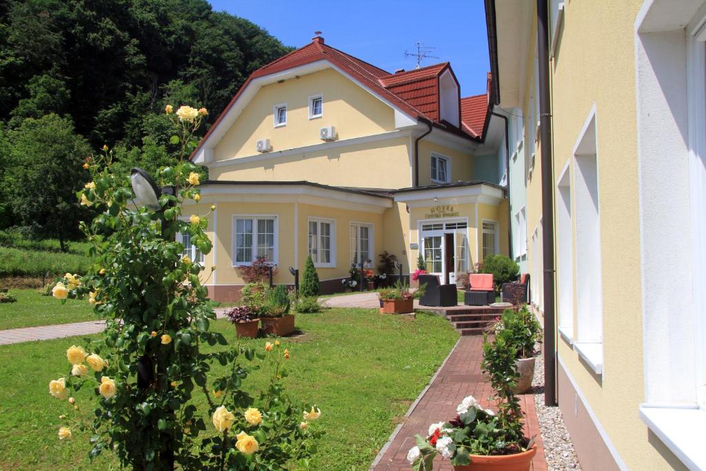 Zahrada ubytování Hotel Cateski Dvorec
