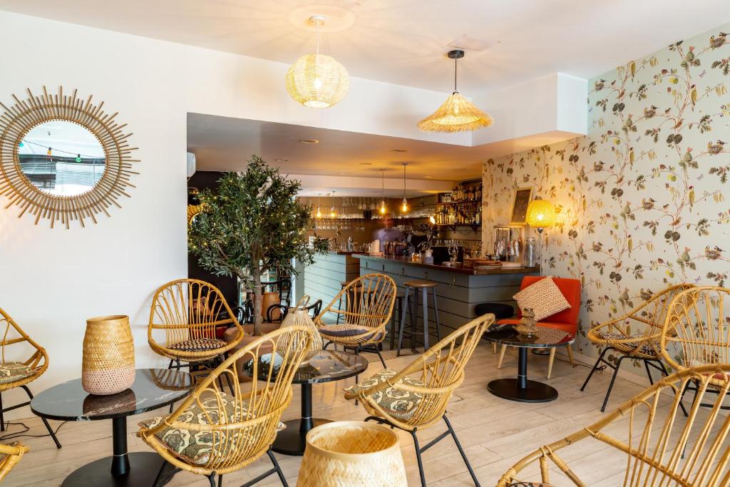 Hôtel Central - Resim 8