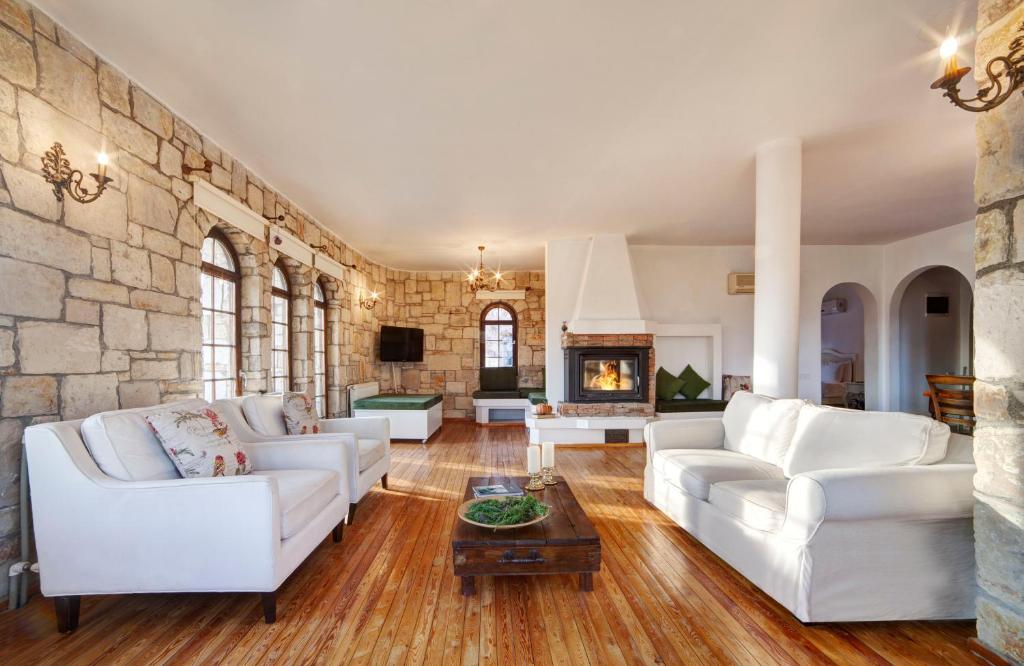 VINIFERA VINEYARDS HOTEL - 9