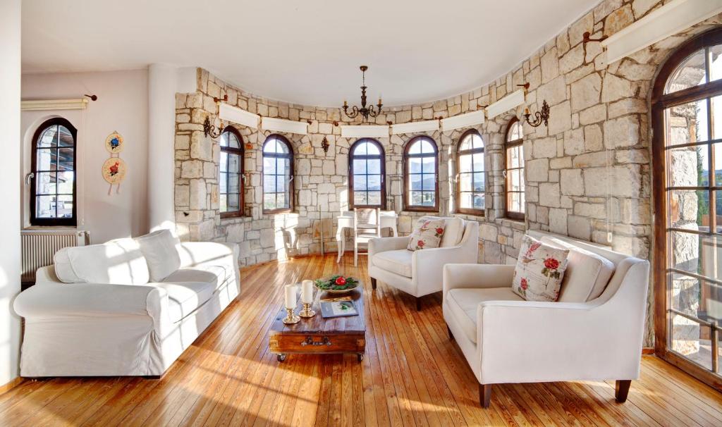 VINIFERA VINEYARDS HOTEL - 12