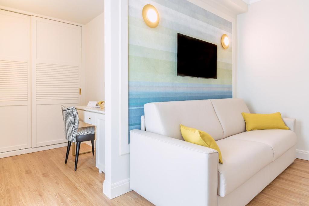 Sky Pool Hotel Sole Garda - Junior Suite With Balcony