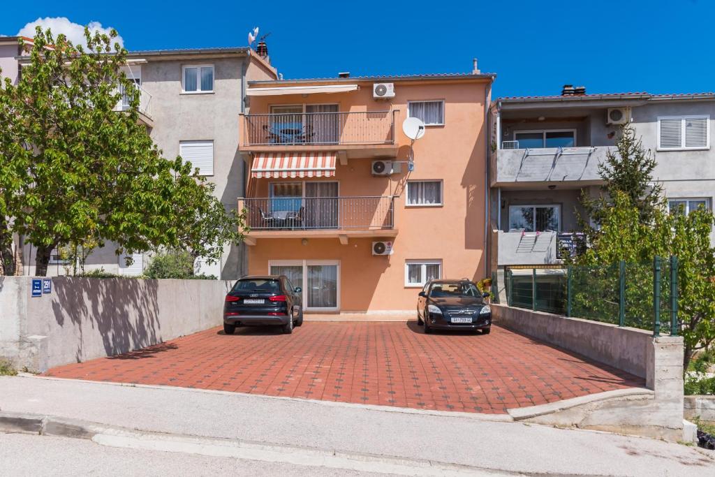 Budova, v ktorej sa apartmán nachádza