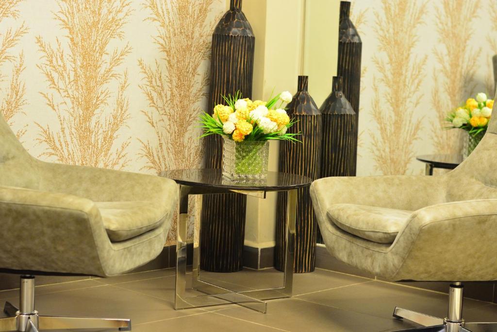 Posezení v ubytování Razana Hotel