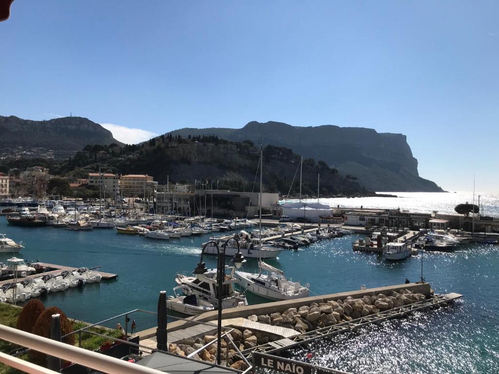 Photo de la galerie de l'établissement T2 VUE IMPRENABLE SUR CASSIS, à Cassis