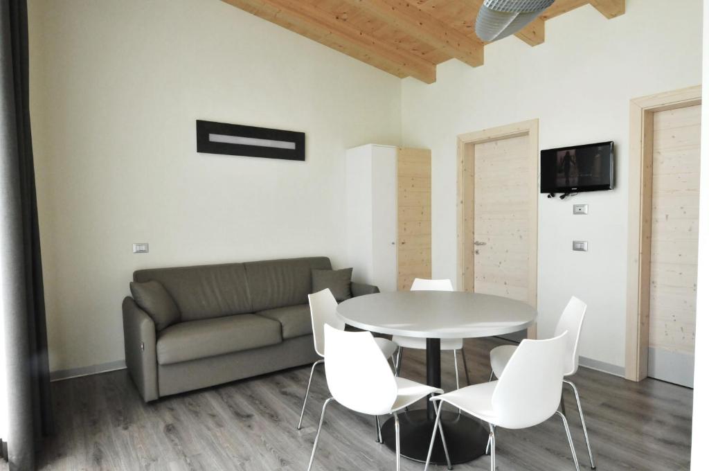 Posezení v ubytování Bungalows Chalets Lago di Molveno