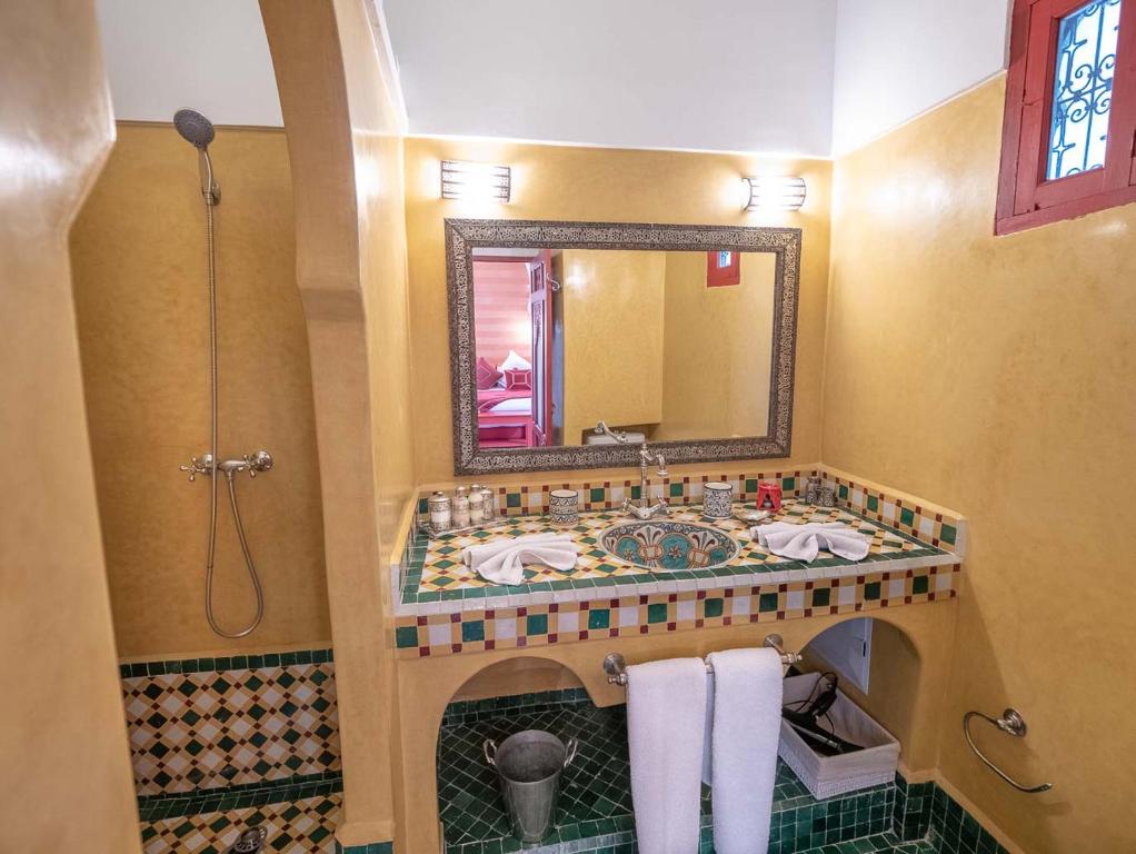 Koupelna v ubytování Riad Passali