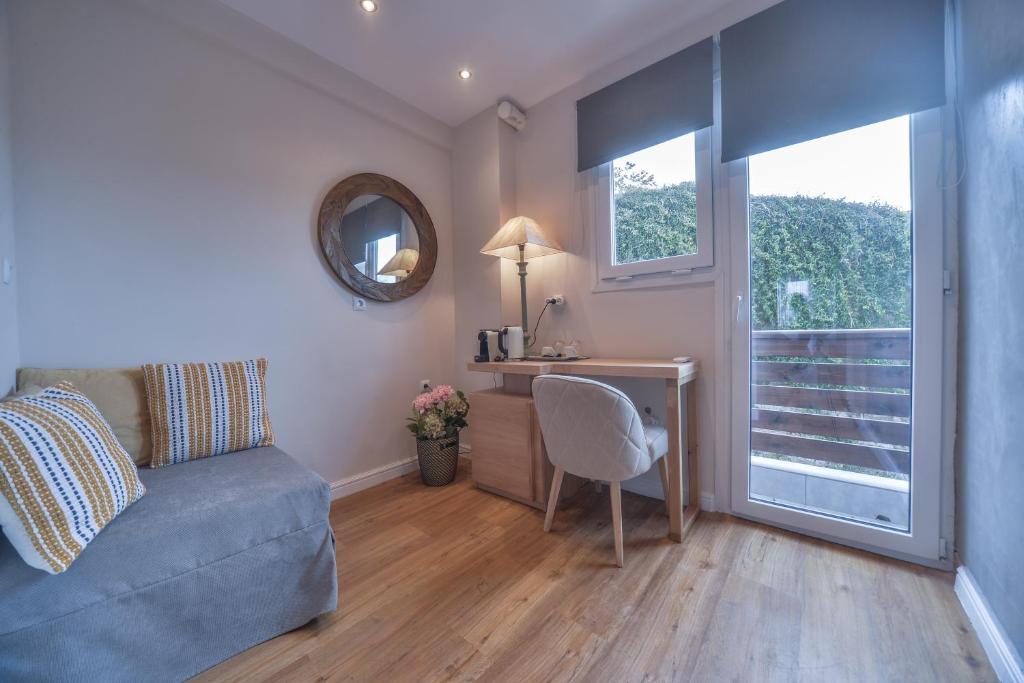 A.P. Acropolis View Apartments - 