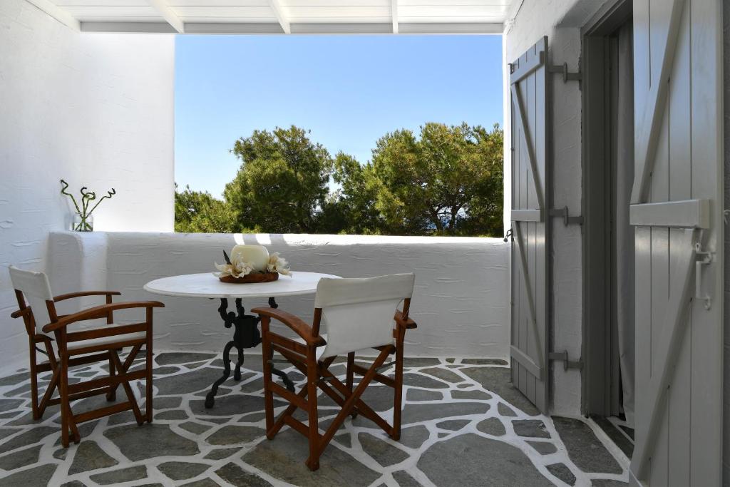Santa Flora 3 Bedroom House â Parikiaâs Edge
