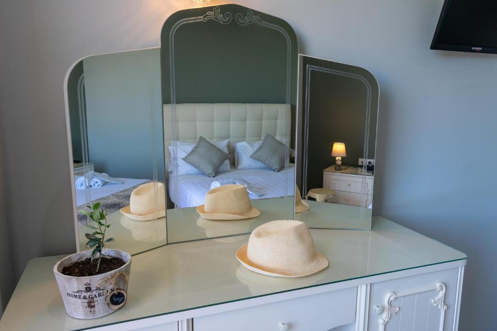 Letto o letti in una camera di Zante Pantheon Hotel