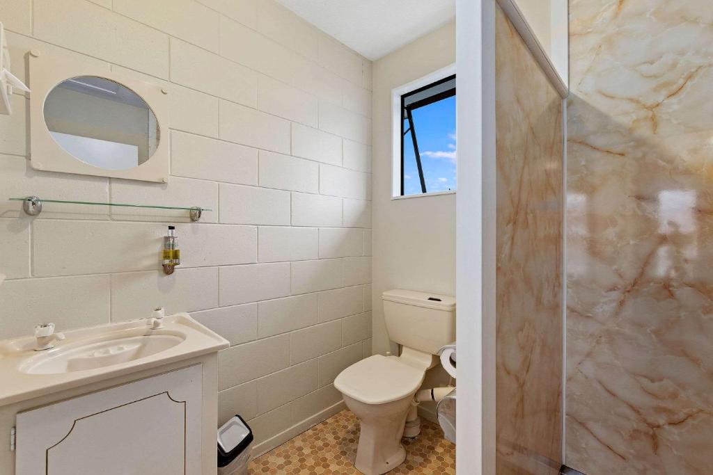 Econo Lodge Canterbury Court Motel - Resim 19