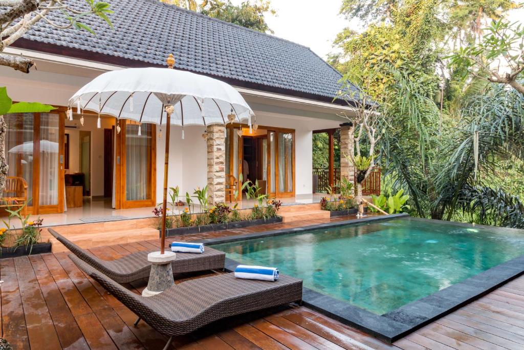Bazén v ubytování The Pesaren Ubud nebo v jeho okolí