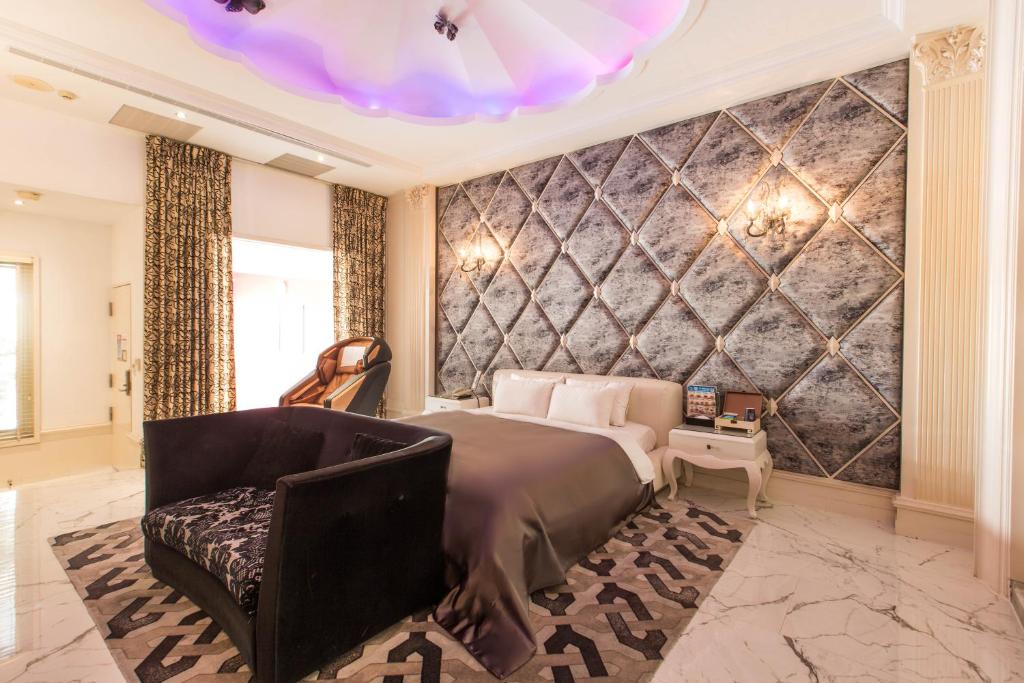 Feng Cai Motel - Luxe Tweepersoonskamer - (inchecken Na 20:00)