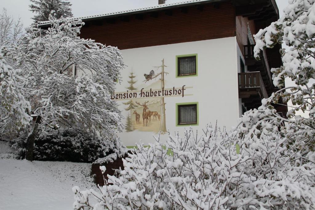 Pension Hubertushof beim Römerbad v zimě