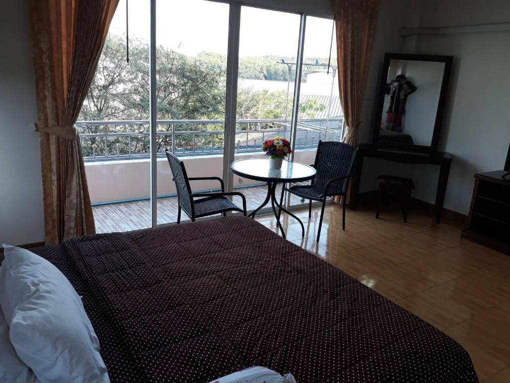 Posezení v ubytování Uncle House Krabi