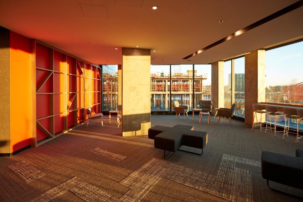 Posezení v ubytování Alt Hotel Calgary East Village