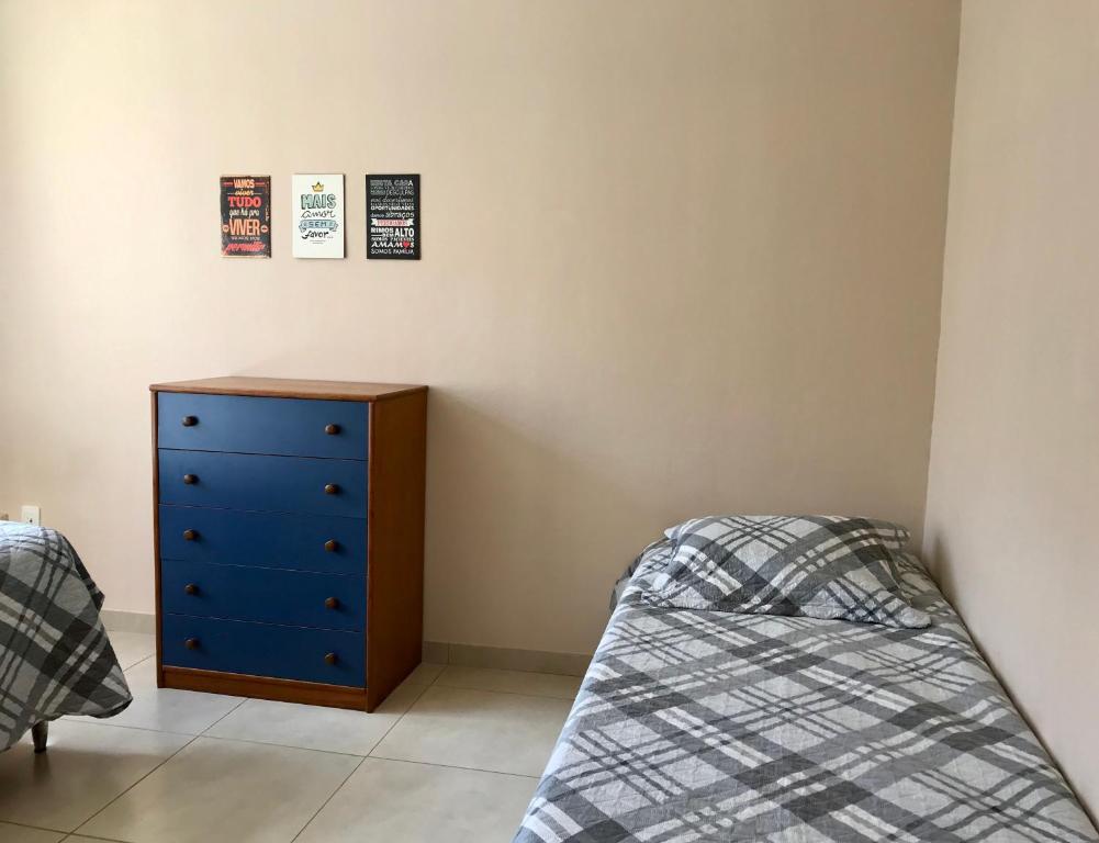  Apt 2 quartos. TV a cabo e Netflix. Próximo à UFV