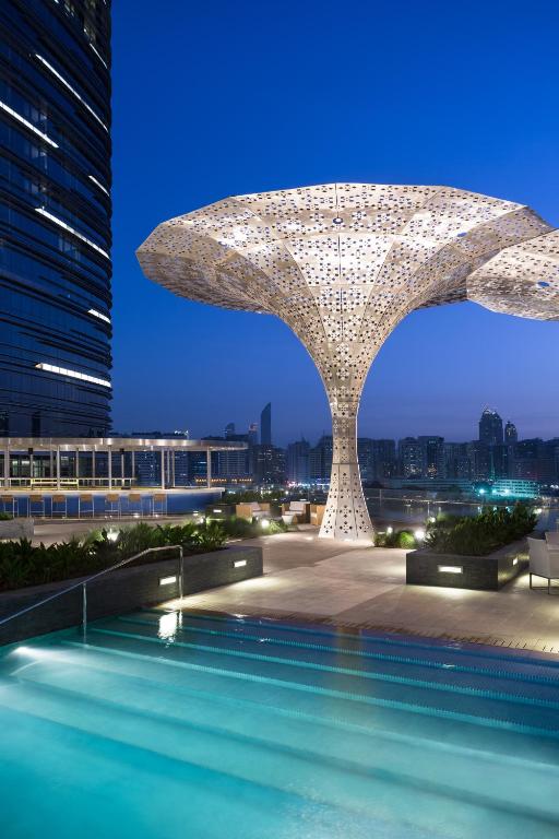 Bazén v ubytování Rosewood Abu Dhabi nebo v jeho okolí