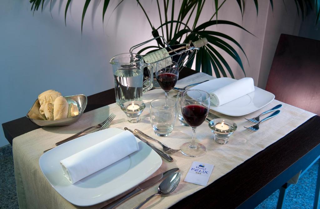 Nápoje v ubytování Hotel Felix
