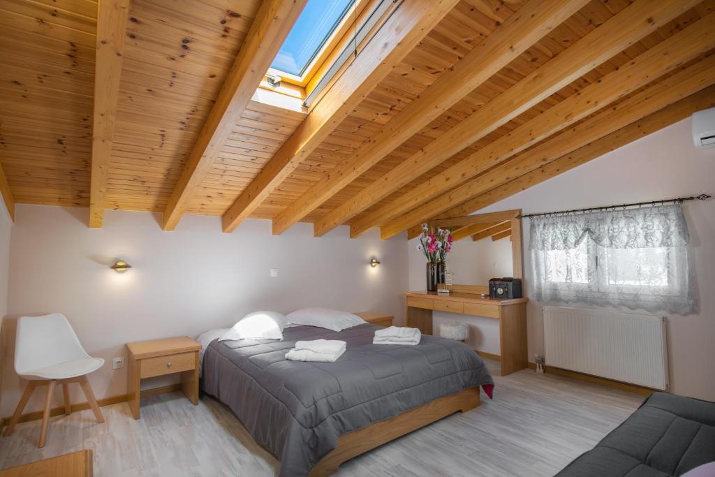Posteľ alebo postele v izbe v ubytovaní Corfu Villa Potamaki