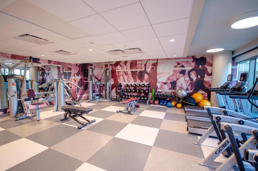 Fitness centrum a/nebo fitness zařízení v ubytování Texas A&M Hotel and Conference Center