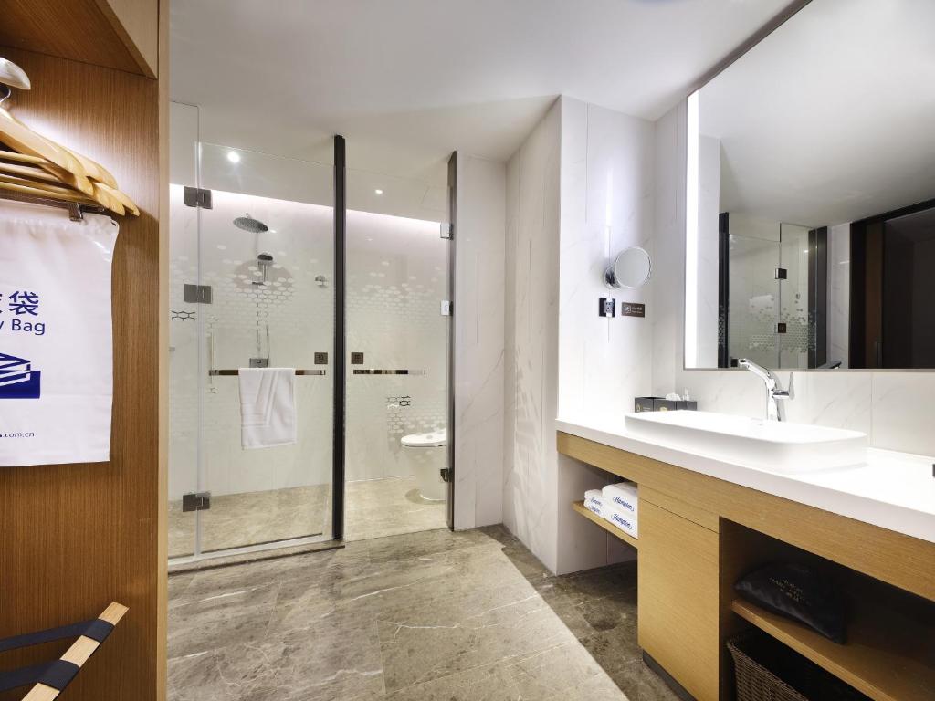 Koupelna v ubytování Hampton by Hilton Guangzhou Dongxiaonan