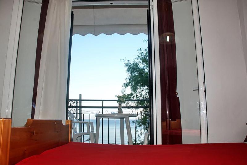 Uma varanda ou terraço em Empress Corfu