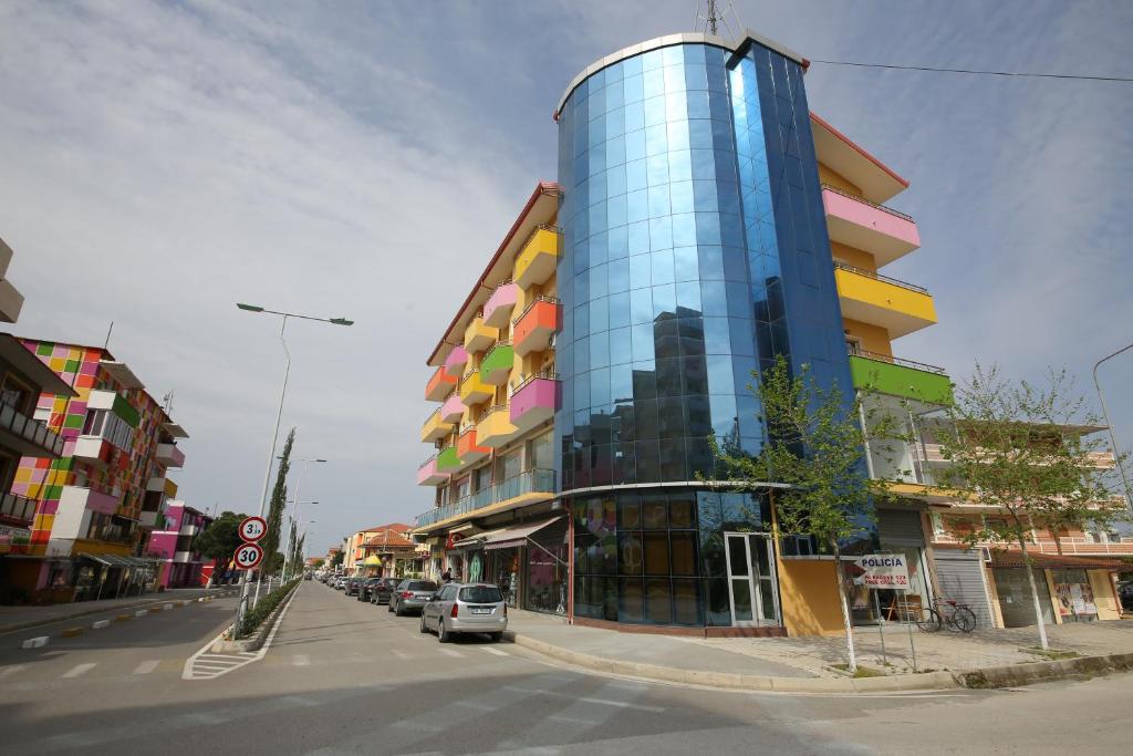 Andrea Bashuri - Image 7