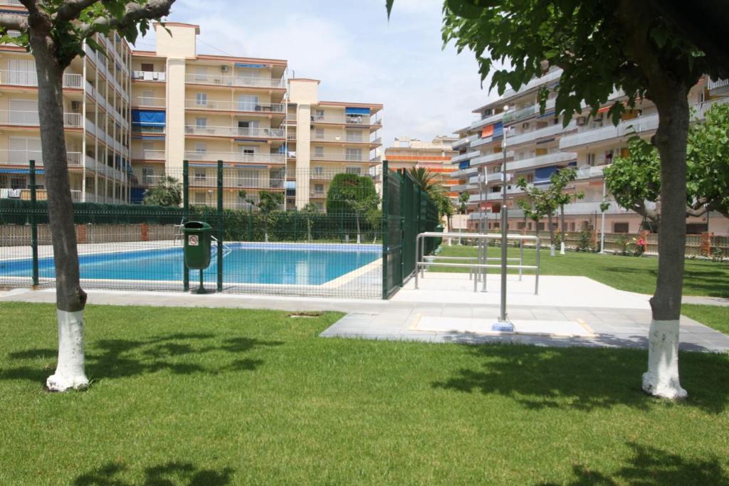 Piscina de la sau aproape de Carrer de Victòria dels Àngels, 11