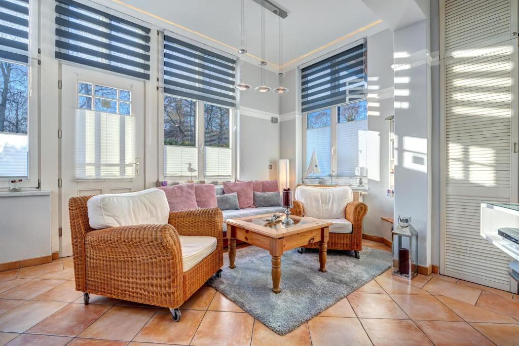 Χώρος καθιστικού στο Waldhaus Gertrud - 120 m zum Strand