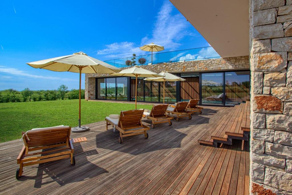 Zahrada ubytování Yellow Tree Jurici Home & Spa