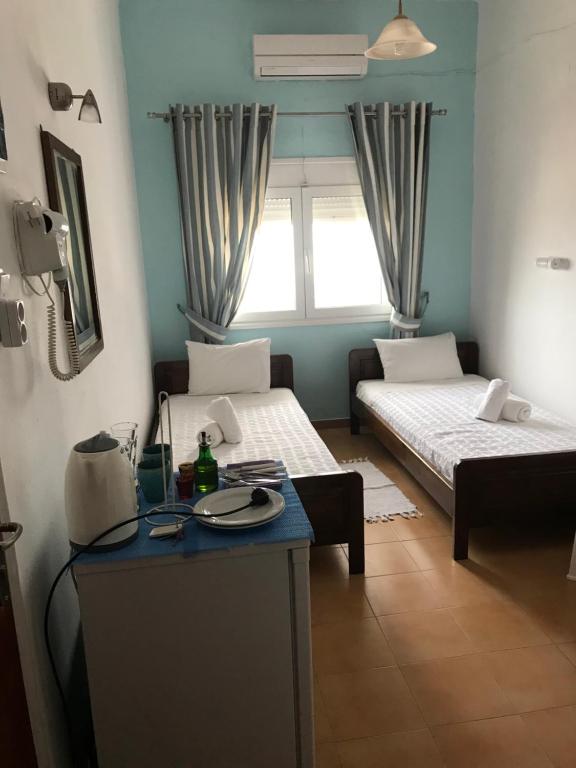 Crysalis Studios - Twin Room - Sea Front