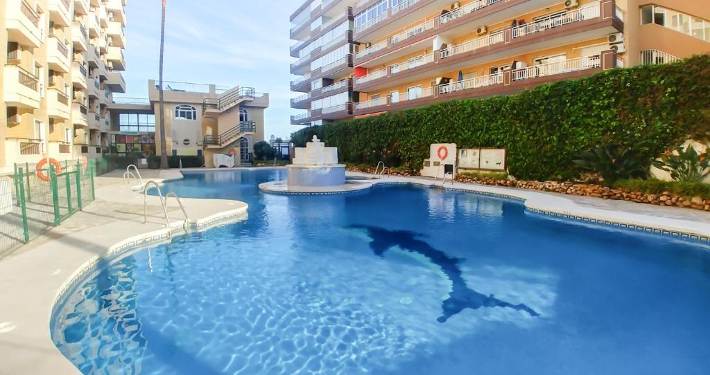 Bazén v ubytování Beachfront apartment in Fuengirola NEW nebo v jeho okolí