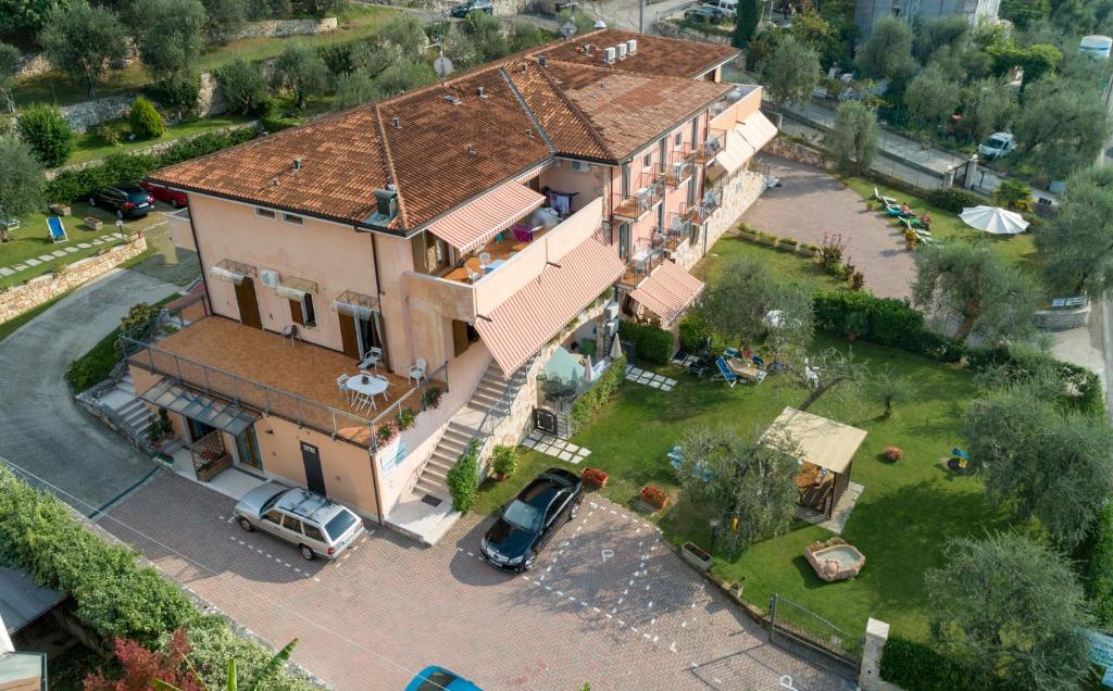 Budova, kde se aparthotel nachází