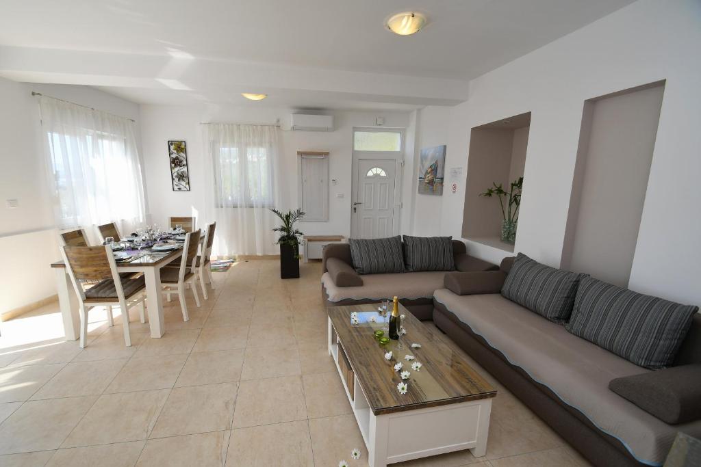 Część wypoczynkowa w obiekcie Apartment LIBRA with sea view
