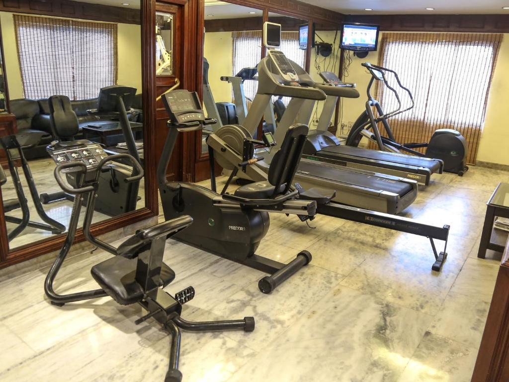 Fitness centrum a/nebo fitness zařízení v ubytování Anandha Inn Convention Centre and Suites
