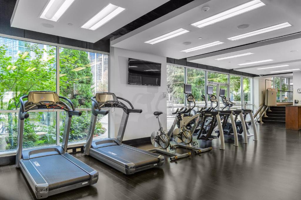 Fitness centrum a/nebo fitness zařízení v ubytování Loden Vancouver