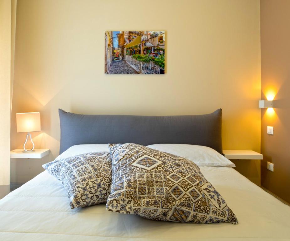 Taormina Bedda Rooms - 16