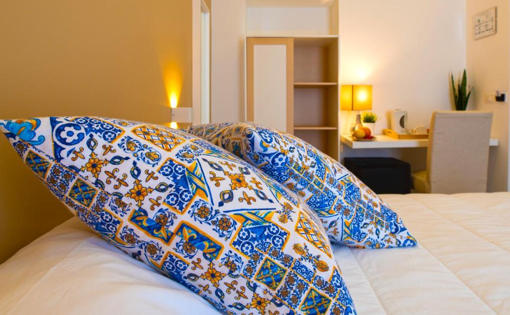 Taormina Bedda Rooms - 12