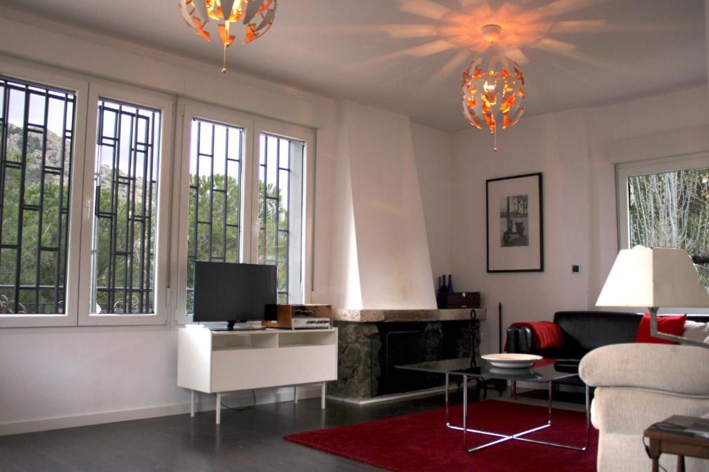 TV a/nebo společenská místnost v ubytování Piedra Libre Apartamentos