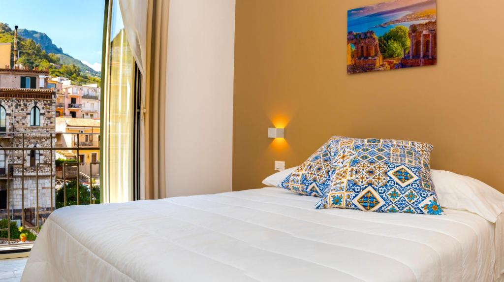 Taormina Bedda Rooms - 1