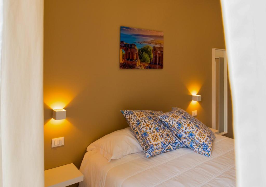 Taormina Bedda Rooms - 10
