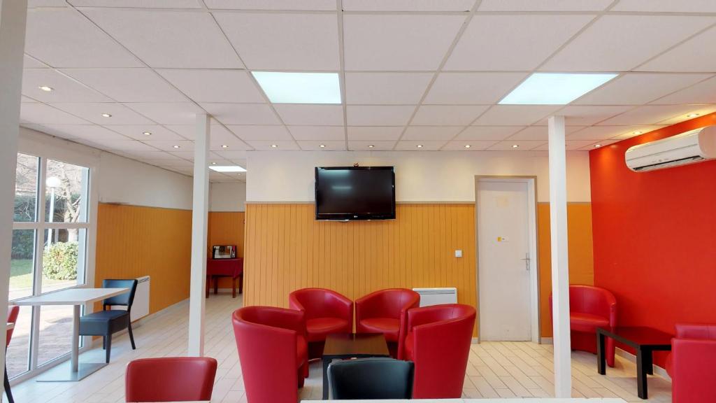 Gallery image of Kyriad Direct Achères in Achères